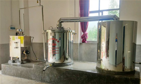 雅大傳統(tǒng)電加熱釀酒設(shè)備 雅大傳統(tǒng)電加熱釀酒設(shè)備