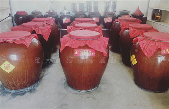 8.12用蒸酒設(shè)備做單一糧食酒的傳統(tǒng)酒坊走向多元化經(jīng)營后的蛻變！2