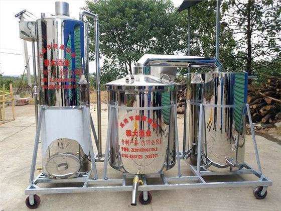 “新型釀酒設備移動小酒坊”撬動“大就業(yè)” 1 “新型釀酒設備移動小酒坊”撬動“大就業(yè)” 1