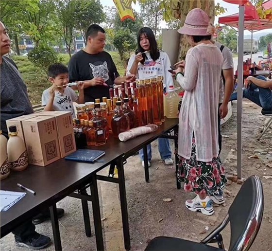 “新型釀酒設備移動小酒坊”撬動“大就業(yè)” 05 “新型釀酒設備移動小酒坊”撬動“大就業(yè)” 05