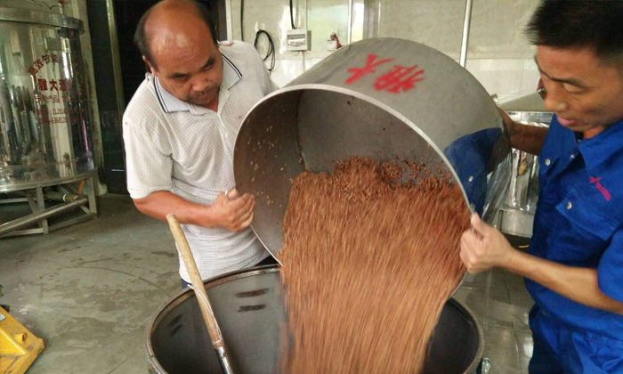 大手筆！雅大電加熱釀酒設備廠準備2萬斤高粱等您來實操釀酒-02