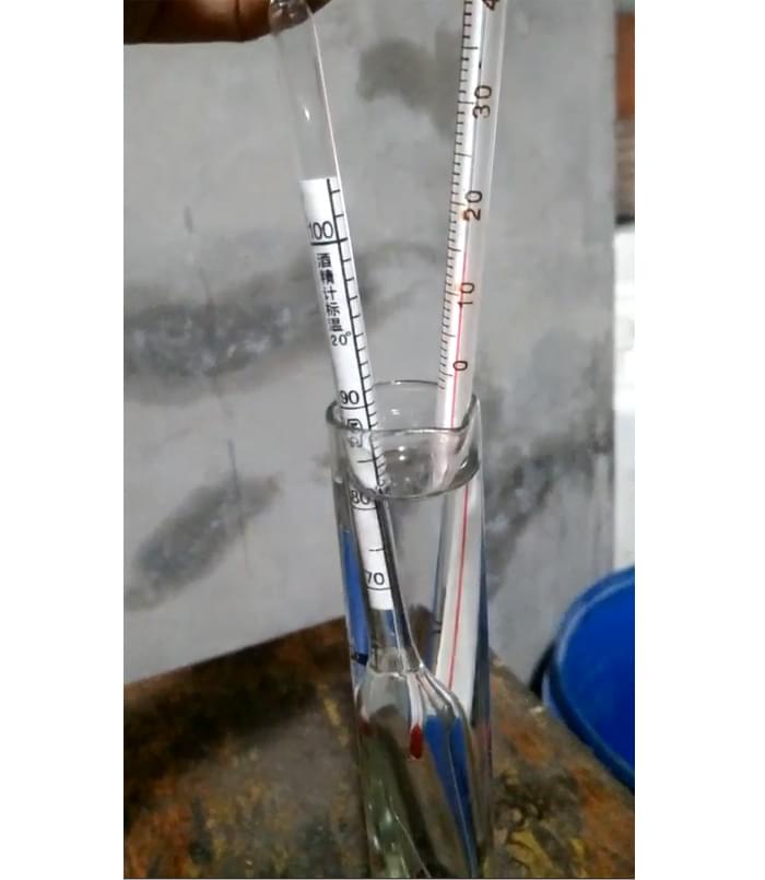 據(jù)說這款新工藝釀酒設(shè)備只出高度酒，真相是這樣……-03測量酒度