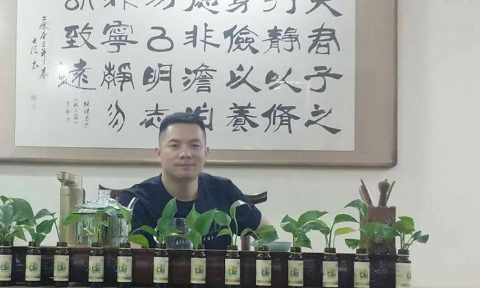 雅大蒸酒設(shè)備學(xué)員段國華 雅大蒸酒設(shè)備學(xué)員段國華