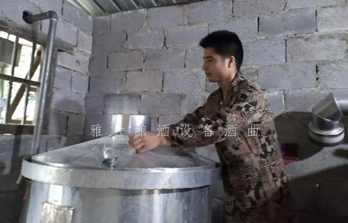 8.25-兵哥哥用雅大制酒設(shè)備釀出湄江招牌旅游產(chǎn)品，月凈賺3萬(wàn)3