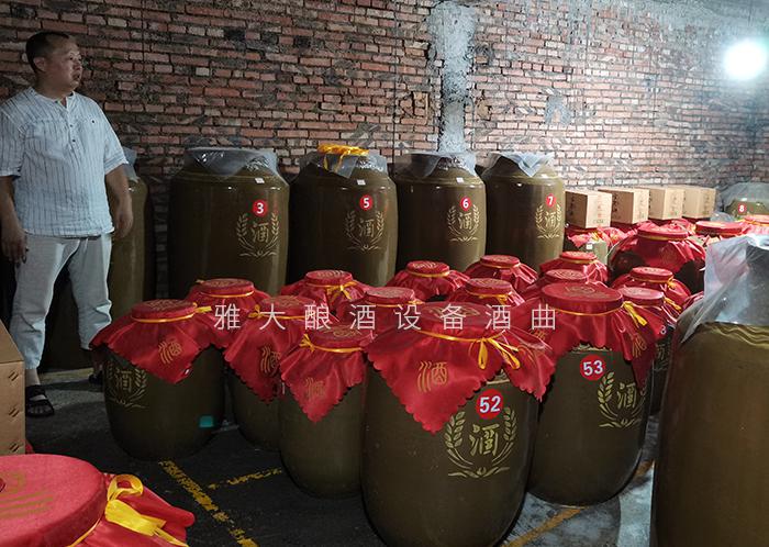 時(shí)間賦予白酒不可復(fù)制的特征，也給蒸餾釀酒設(shè)備酒坊帶來(lái)更多利潤(rùn)4